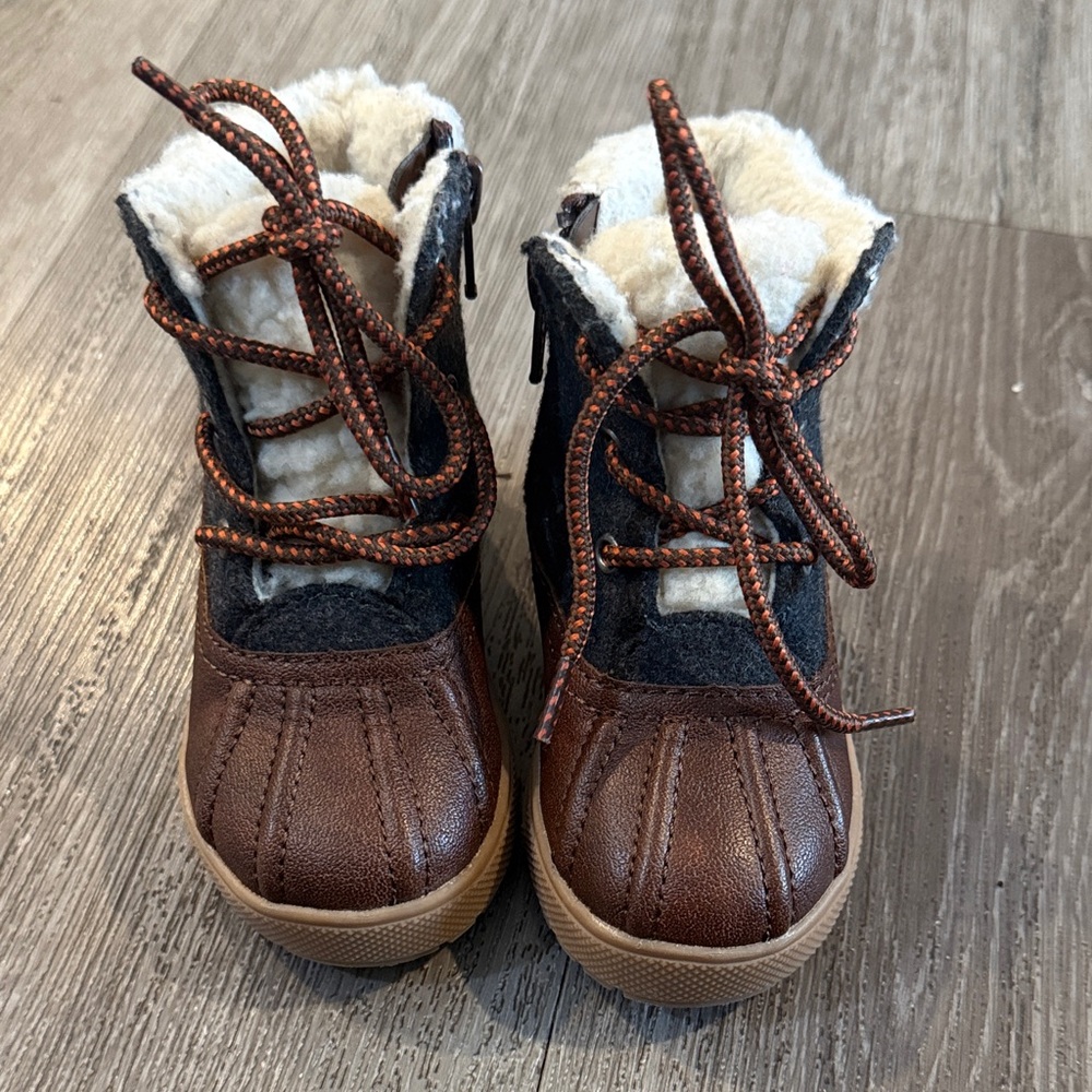 BabyGAP Cozy Brown and Gray Kids Snow Boots